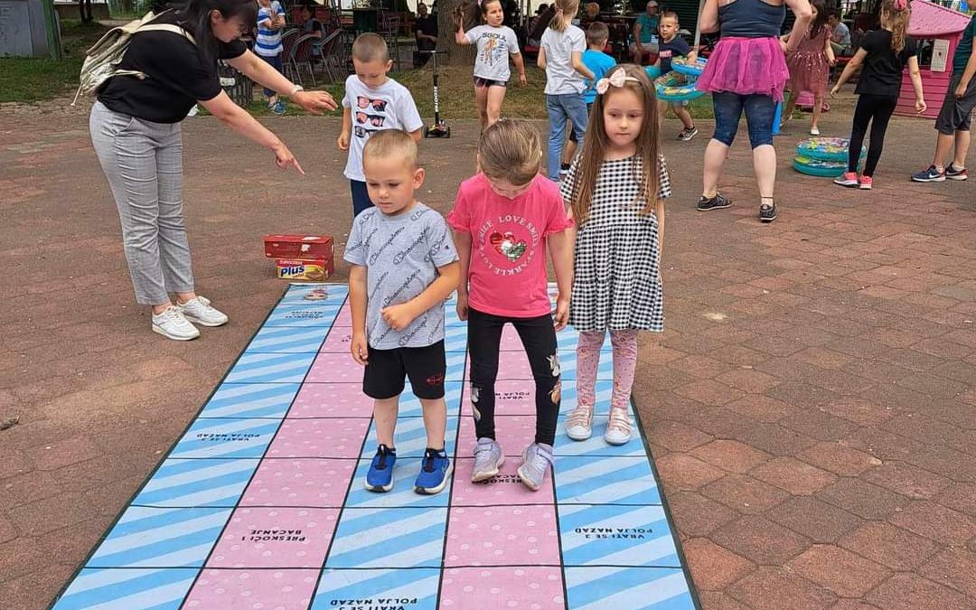 ZABAVA ZA NAJMLAĐE UZ TROPIK TEAM