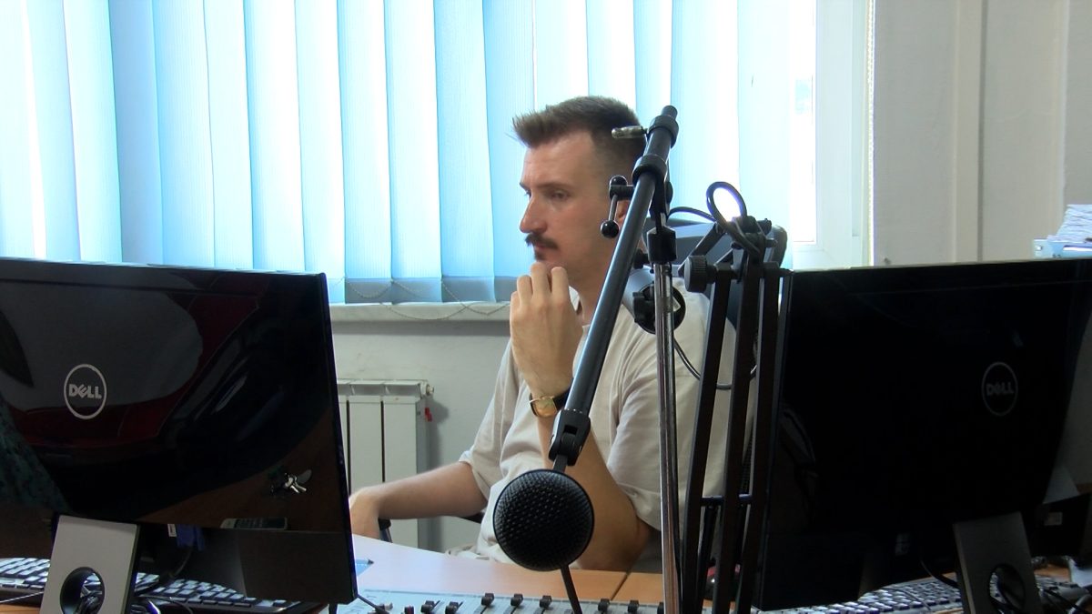 MIRZA ABAZ: NOVINARSTVO I MUZIKA IDU ZAJEDNO, PROFESIJA I HOBI KOJI SE MEĐUSOBNO PREPLIĆU I NADOPUNJUJU