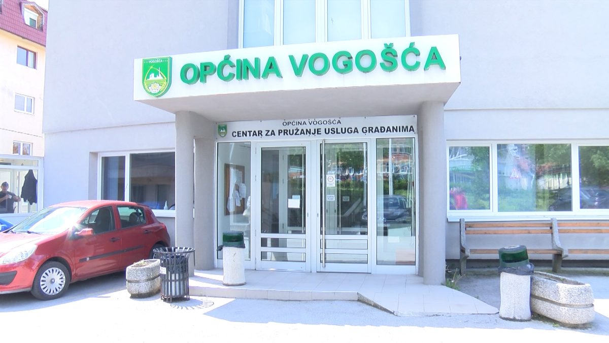 U SEZONI GODIŠNJIH ODMORA UOBIČAJENO RADNO VRIJEME CENTRA ZA PRUŽANJE USLUGA GRAĐANIMA OPĆINE VOGOŠĆA
