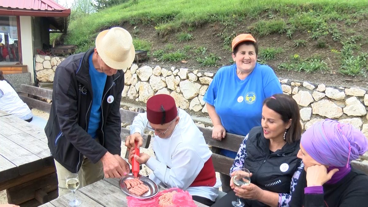PLANINARENJE KAO HOBI I NAČIN UPOZNAVANJA PRIRODNIH LJEPOTA, RAZLIČITIH LJUDI I KULTURA
