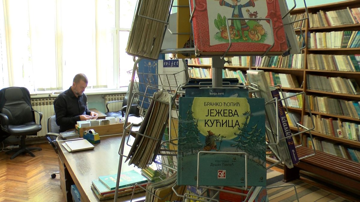 I OVOG SEPTEMBRA BESPLATAN UPIS UČENIKA I STUDENATA U BIBLIOTEKU JU KSC VOGOŠĆA