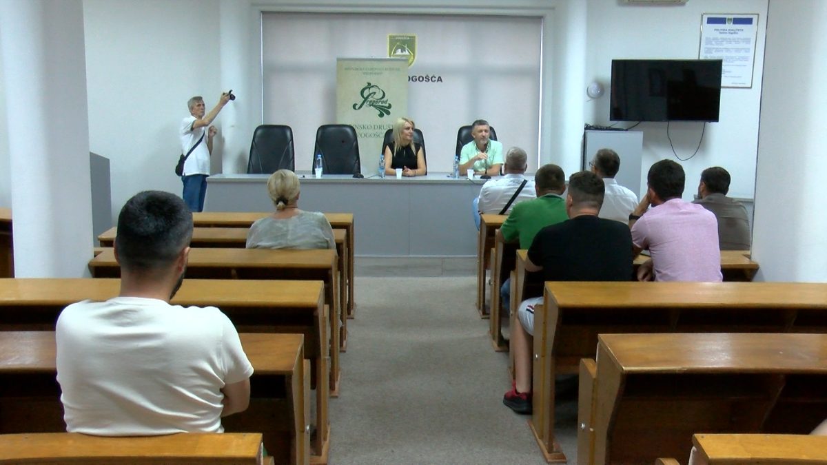 VOGOŠĆANSKI PREPOROD PRIGODNOM TRIBINOM OBILJEŽIO DAN BOSANSKE PISMENOSTI