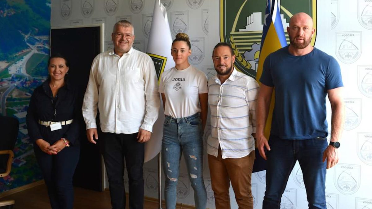 UPRILIČEN PRIJEM ZA ADNU KURBAGIĆ, REPREZENTATIVKU BOSNE I HERCEGOVINE U ODBOJCI
