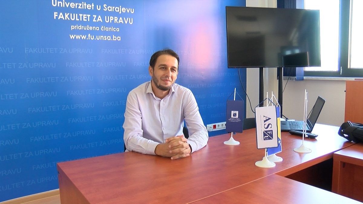 U TOKU UPIS STUDENATA NA FAKULTETU ZA UPRAVU