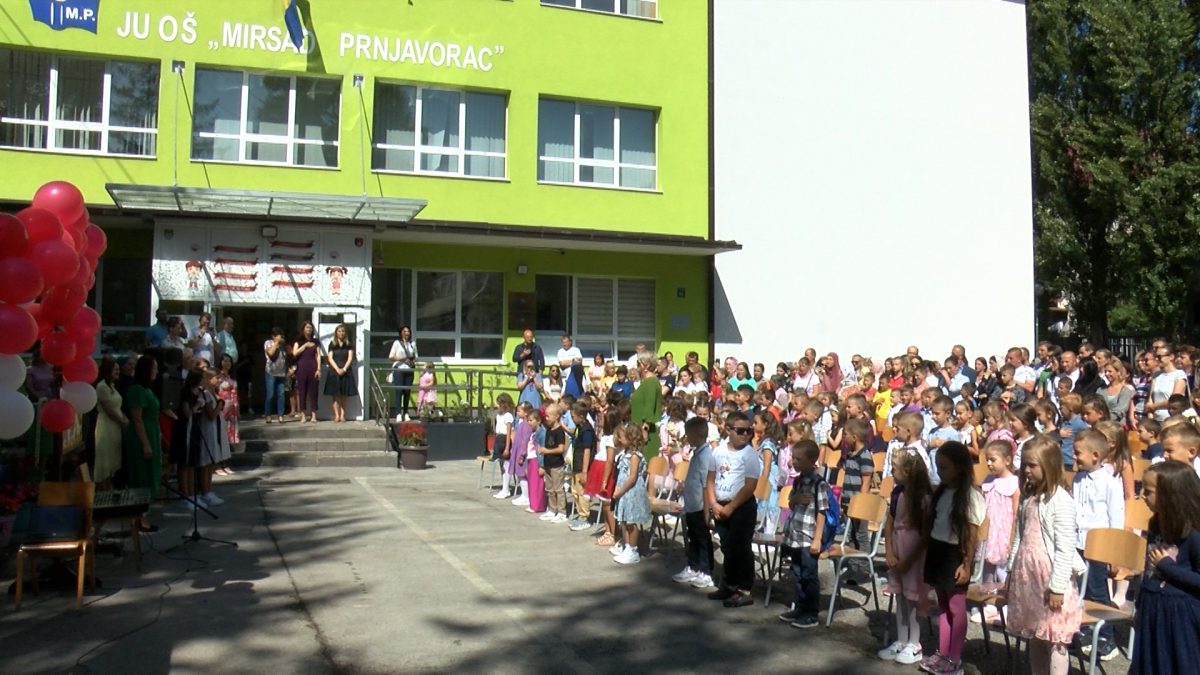 UPRILIČEN PRIJEM ZA 105 PRVAČIĆA OŠ „MIRSAD PRNJAVORAC“