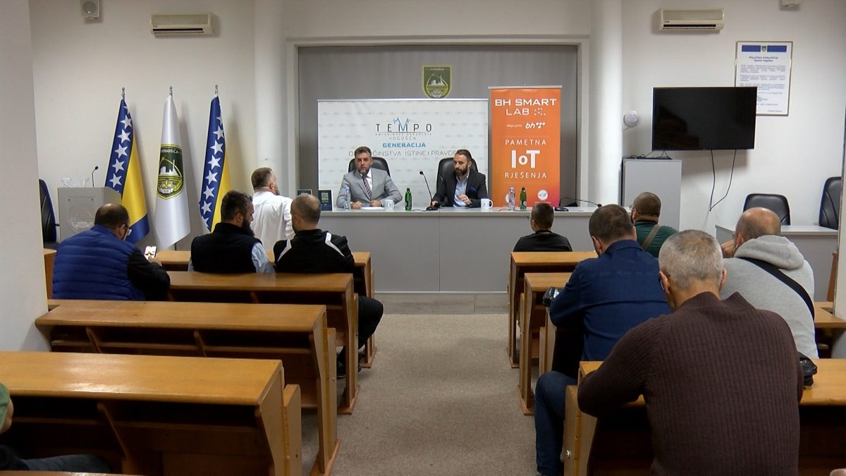 OMLADINSKO UDRUŽENJE TEMPO UPRILIČILO JOŠ JEDNU TRIBINU – “BOŠNJACI 30 GODINA NAKON BOŠNJAČKOG SABORA”