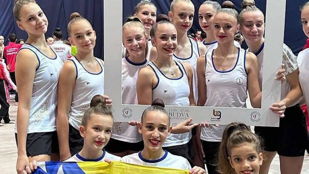 ILHANA POJATA SA REPREZENTACIJOM BIH OSVOJILA TITULU  VICEPRVAKINJA NA BALKANSKOM PRVENSTVU U RITMIČKOJ GIMNASTICI