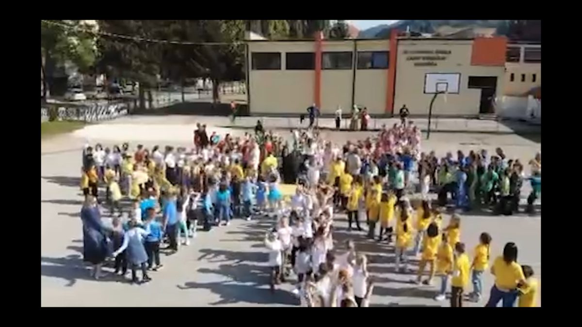 UČENICI NIŽIH RAZREDA OŠ “ZAHID BARUČIJA” OBILJEŽILI DJEČJU NEDJELJU