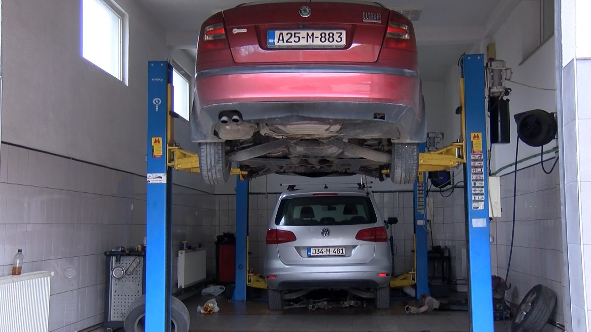 OD 1. NOVEMBRA OBAVEZNA ZIMSKA OPREMA – JESTE LI PRIPREMILI SVOJ AUTOMOBIL ZA ZIMU?
