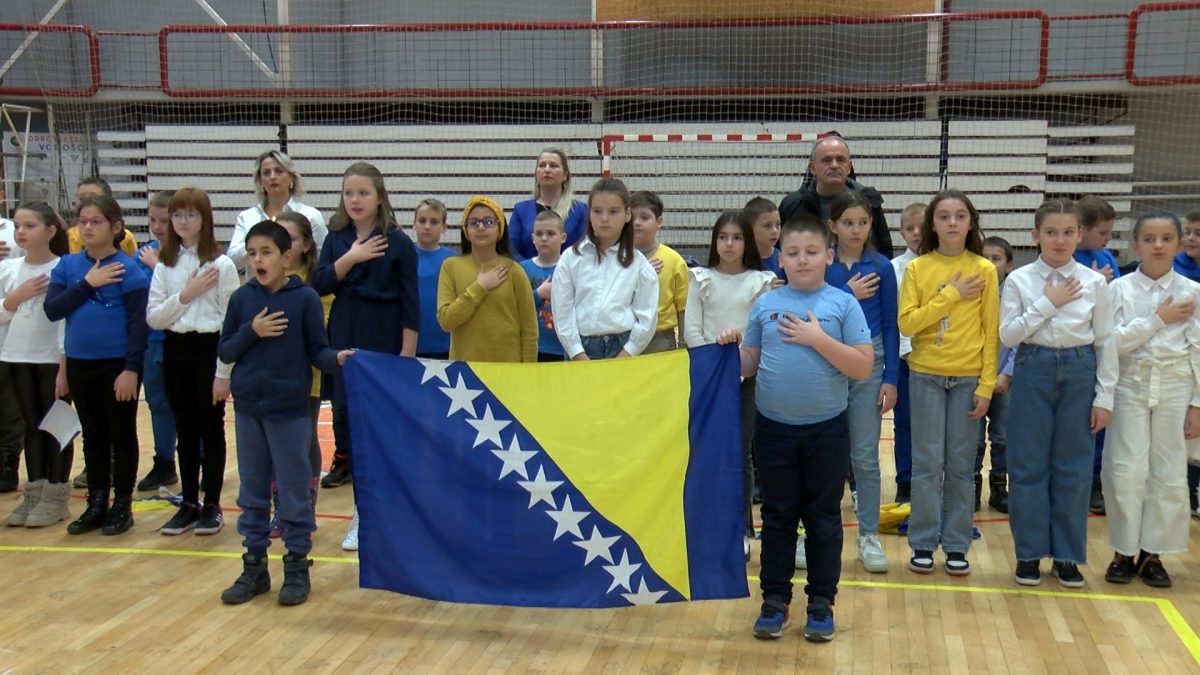UČENICI OŠ “ZAHID BARUČIJA” NIZOM SVEČANIH SADRŽAJA OBILJEŽILI SU 25. NOVEMBAR – DAN DRŽAVNOSTI BIH