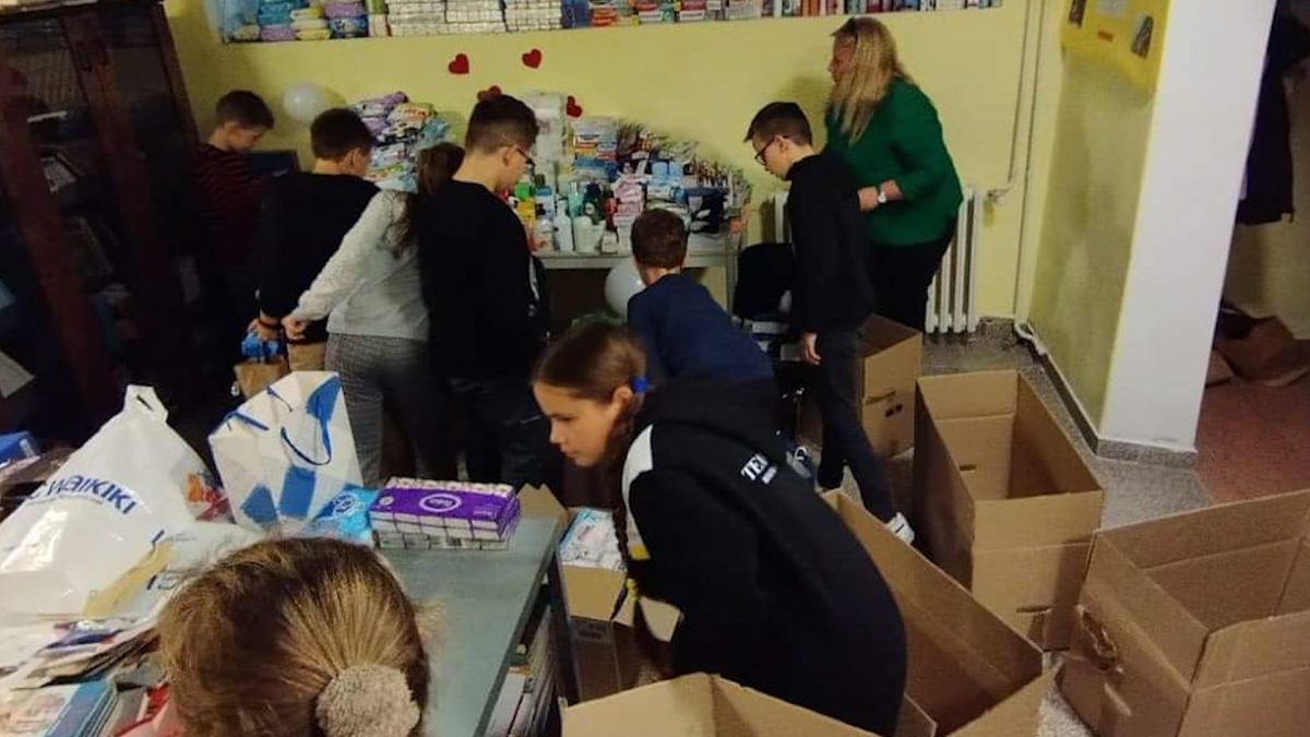 UČENICI OŠ „MIRSAD PRNJAVORAC“ ORGANIZOVALI AKCIJU ZA POMOĆ DJECI BEZ RODITELJSKOG STARANJA  U DOMU BJELAVE