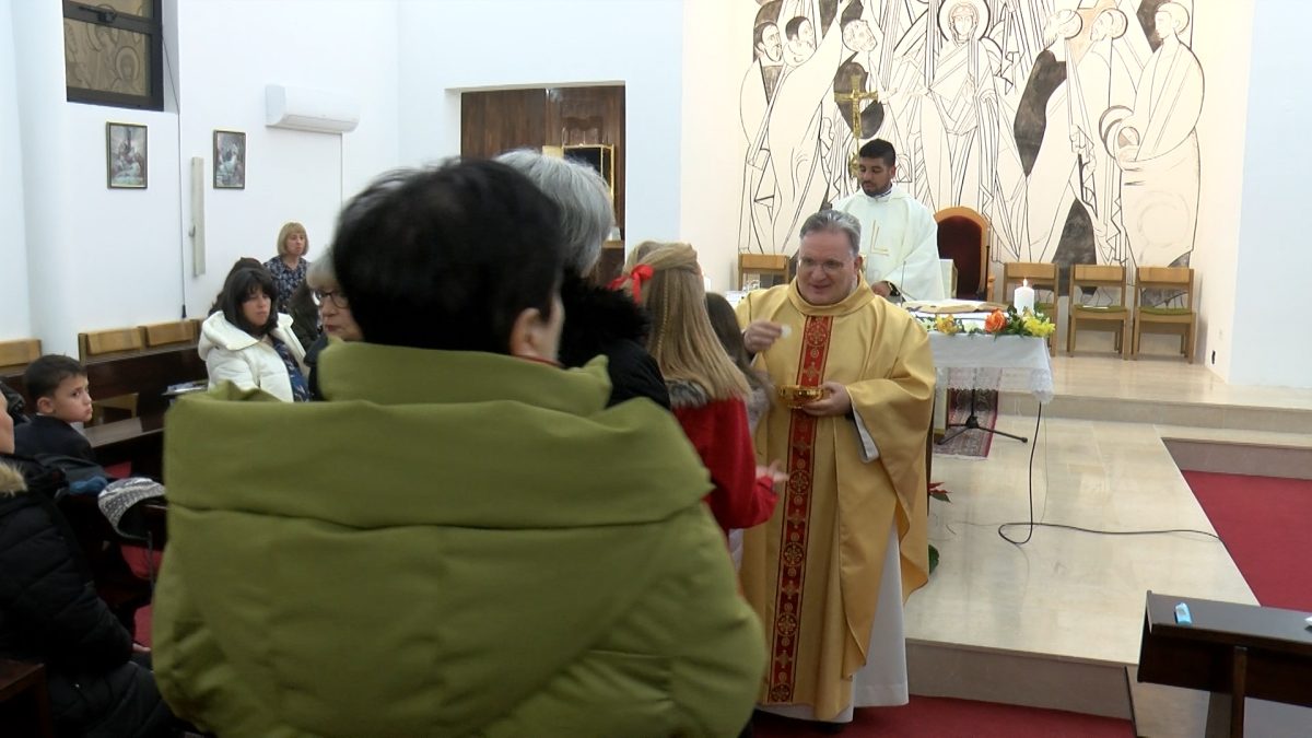 KATOLICI U VOGOŠĆI OBILJEŽILI NAJRADOSNIJI BLAGDAN BOŽIĆ