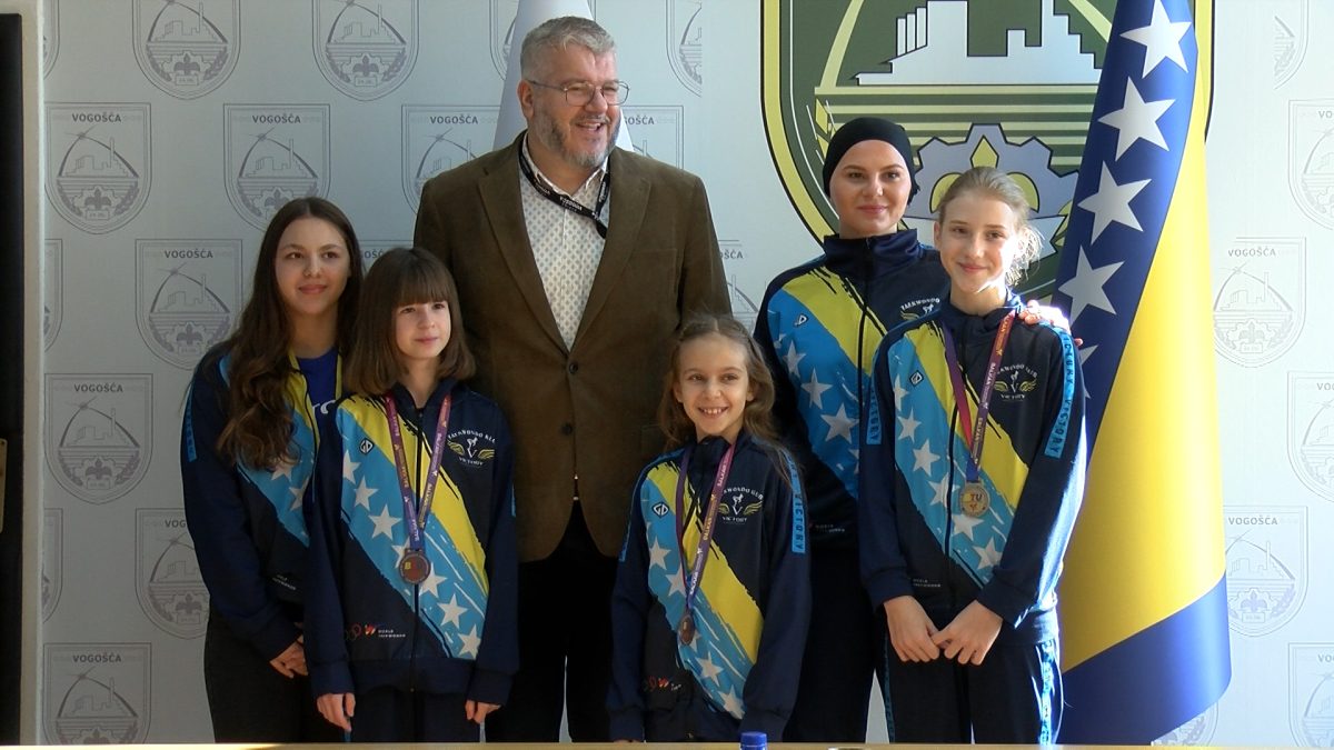 ČLANICE TEAKWONDO KLUBA „VICTORY“ NA PRIJEMU KOD NAČELNIKA OPĆINE MIGDADA HASANOVIĆA