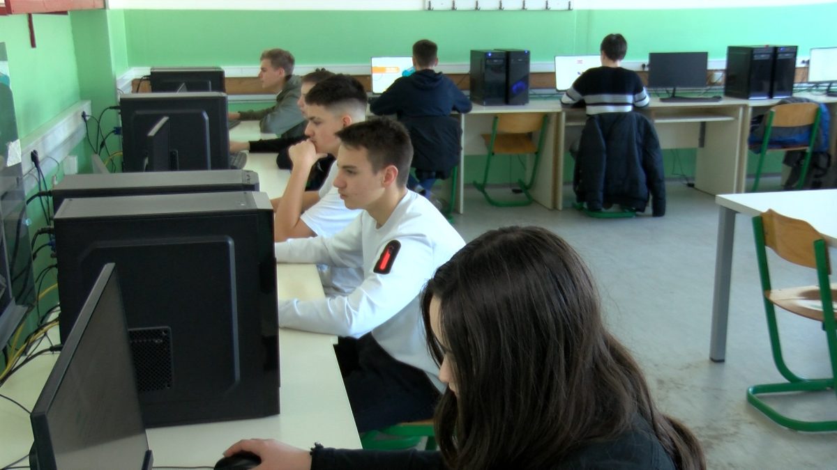 U SREDNJOŠKOLSKOM CENTRU VOGOŠĆA OBILJEŽEN DAN SIGURNIJEG INTERNETA