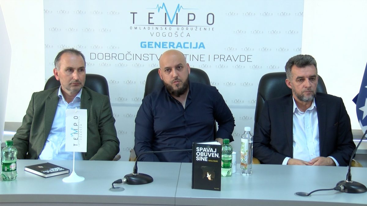 U VOGOŠĆI PROMOVISANA KNJIGA “SPAVAJ OBUVEN, SINE” AUTORA MIRZE BAŠIĆA