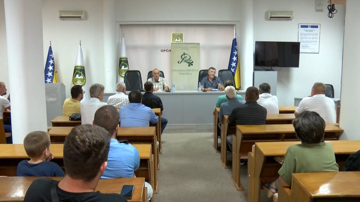 POVODOM OBILJEŽAVANJA DANA BOSANSKE PISMENOSTI BZK“PREPOROD“ VOGOŠĆA ORGANIZOVAO TRIBINU „POVELJA KULINA BANA U SVJETLU BOSANSKE MODERNOSTI“