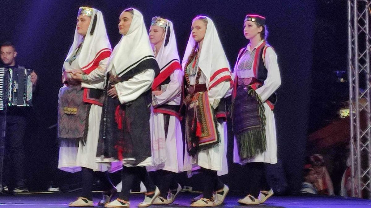 DANAS JE SVJETSKI DAN FOLKLORA – ČUVAJMO TRADICIJU OD ZABORAVA