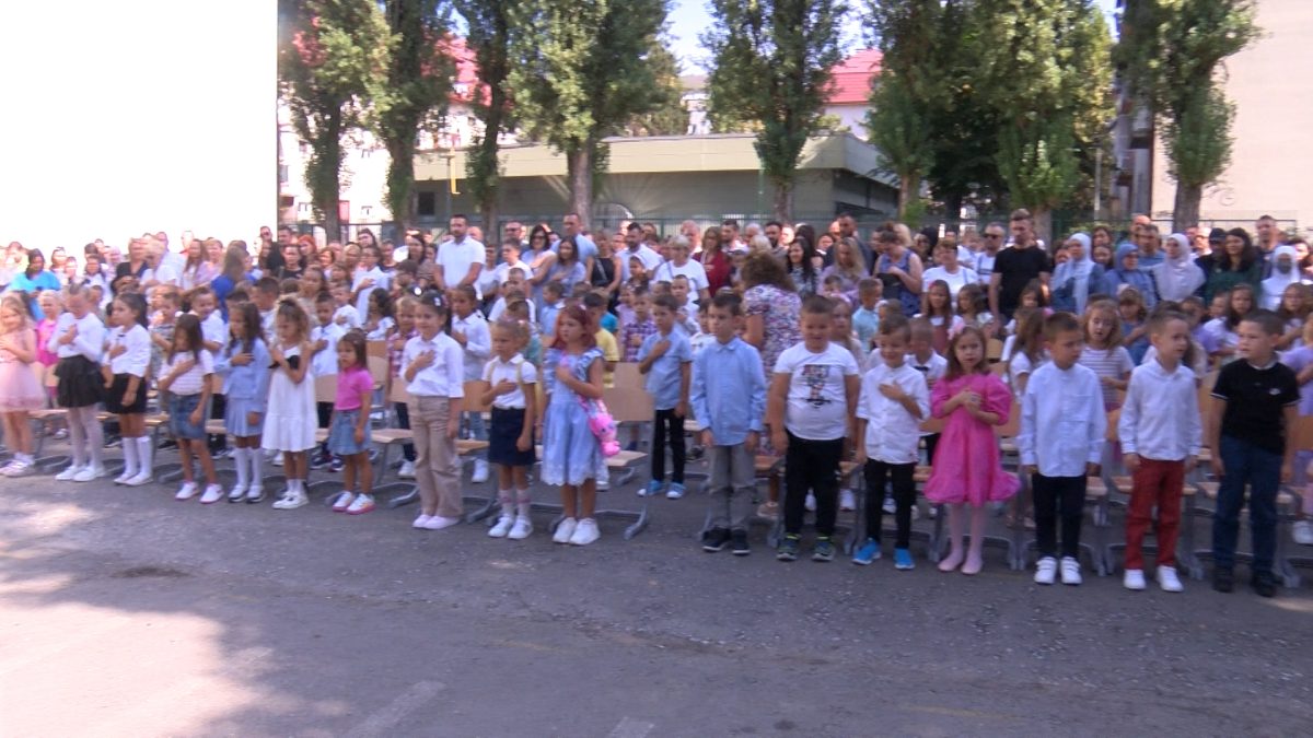 U OŠ „MIRSAD PRNJAVORAC“ UPRILIČENA SVEČANOST ZA PRVAČIĆE