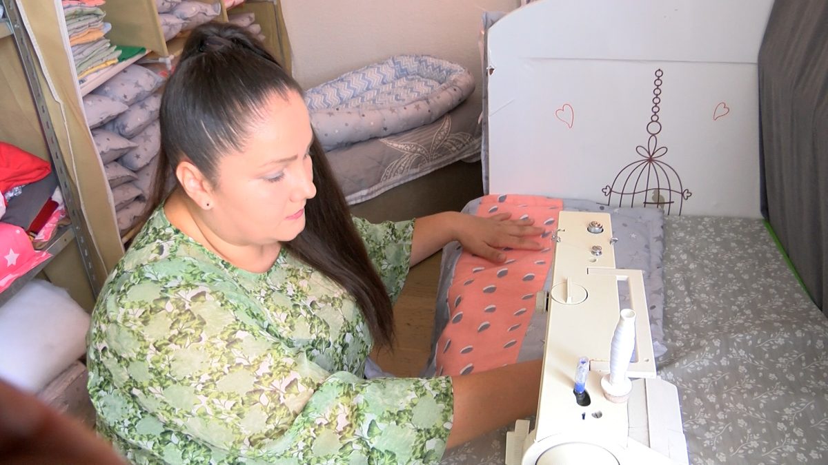 VOGOŠĆANKA ELVEDINA HODŽIĆ – ČOVRK ŠIJE BABY OPREMU