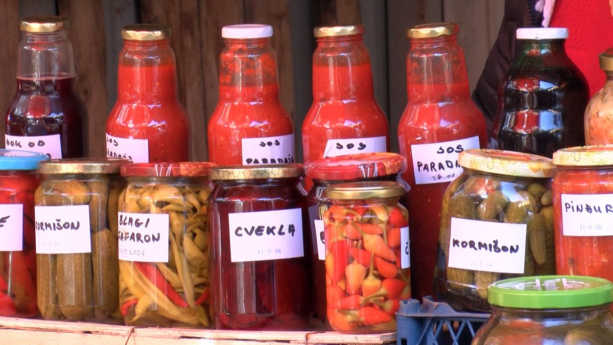 NA VOGOŠĆANSKOJ PIJACI SAZNALI SMO DA LI SE ISPLATI PRAVITI ZIMNICU