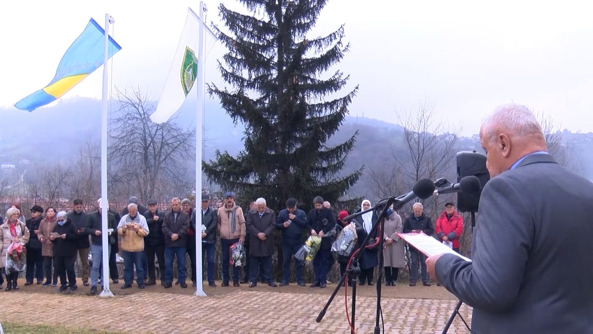NA VOGOŠĆANSKOM SPOMENIKU BORCIMA NOR-A SUTRA OBILJEŽAVANJE 81. GODIŠNJICE ZAVNOBIH-a I DANA DRŽAVNOSTI BIH