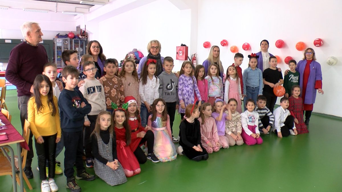 VESELI ČAS UČENICIMA OŠ “PORODICE ef. RAMIĆ” NAJAVIO DOLAZAK ZIMSKOG RASPUSTA