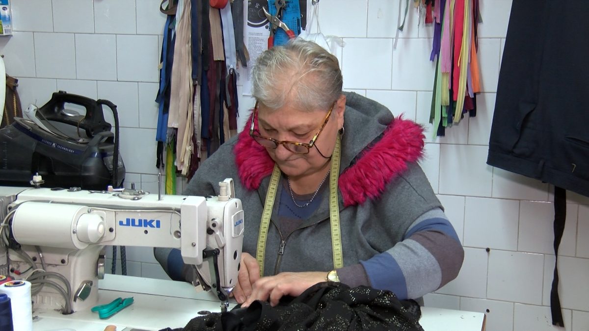 KROJAČICA TIFA DŽAFO: KROJAČICA NIJE SAMO ZANIMANJE TO JE UMJETNOST I VJEŠTINA KOJA SE PRENOSI SA KOLJENA NA KOLJENO