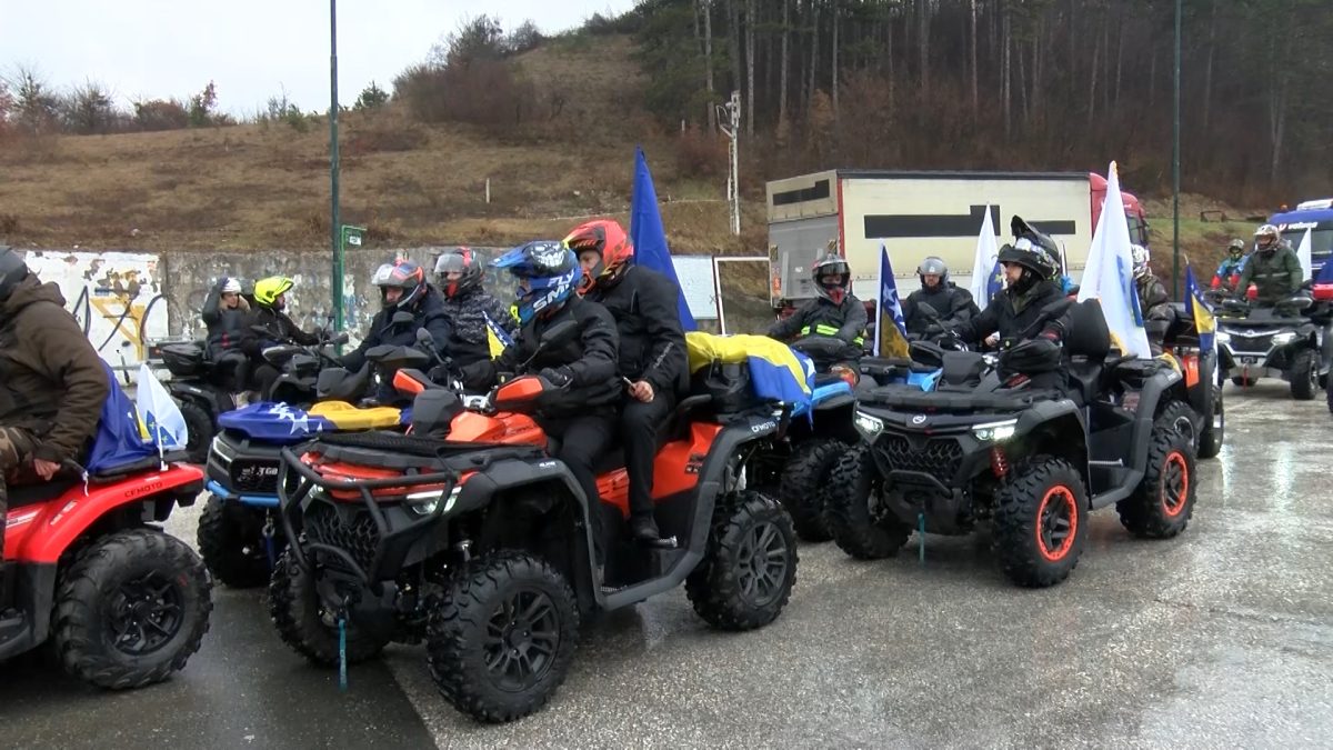 SVEČANIM DEFILEOM VOZILA ČLANOVI ATV KLUBA MOTKA OBILJEŽILI DAN NEZAVISNOSTI