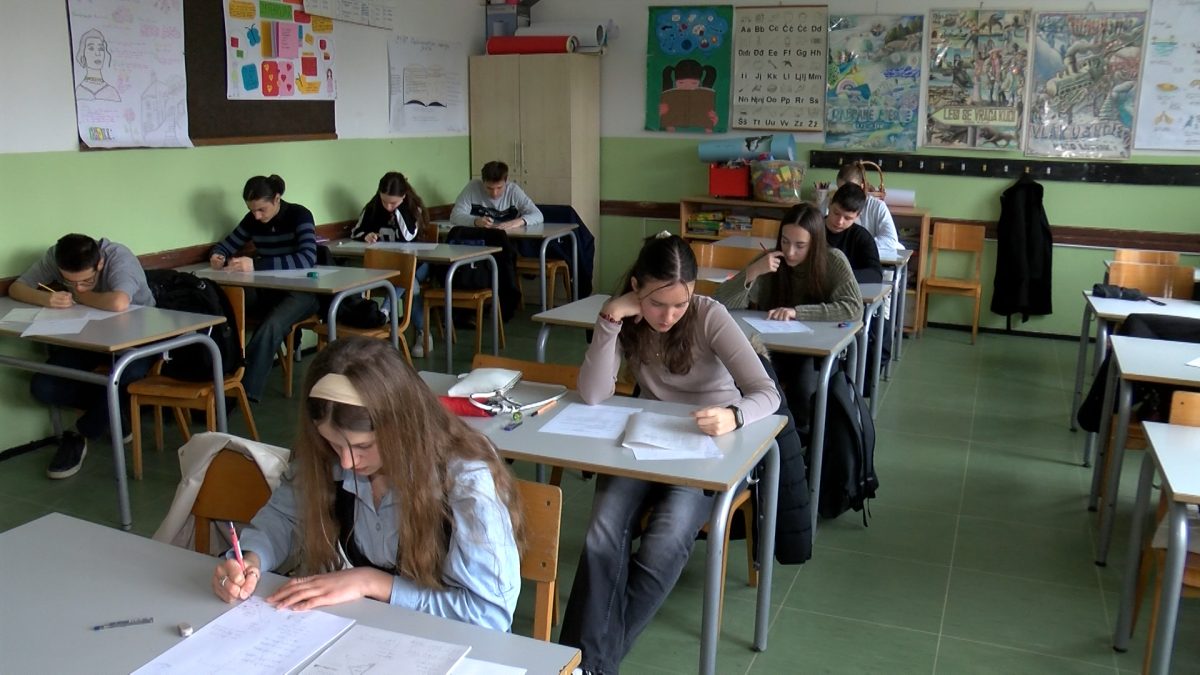 U PROSTORIJAMA OŠ „PORODICE ef. RAMIĆ“ ODRŽANO OPĆINSKO TAKMIČENJE IZ MATEMATIKE