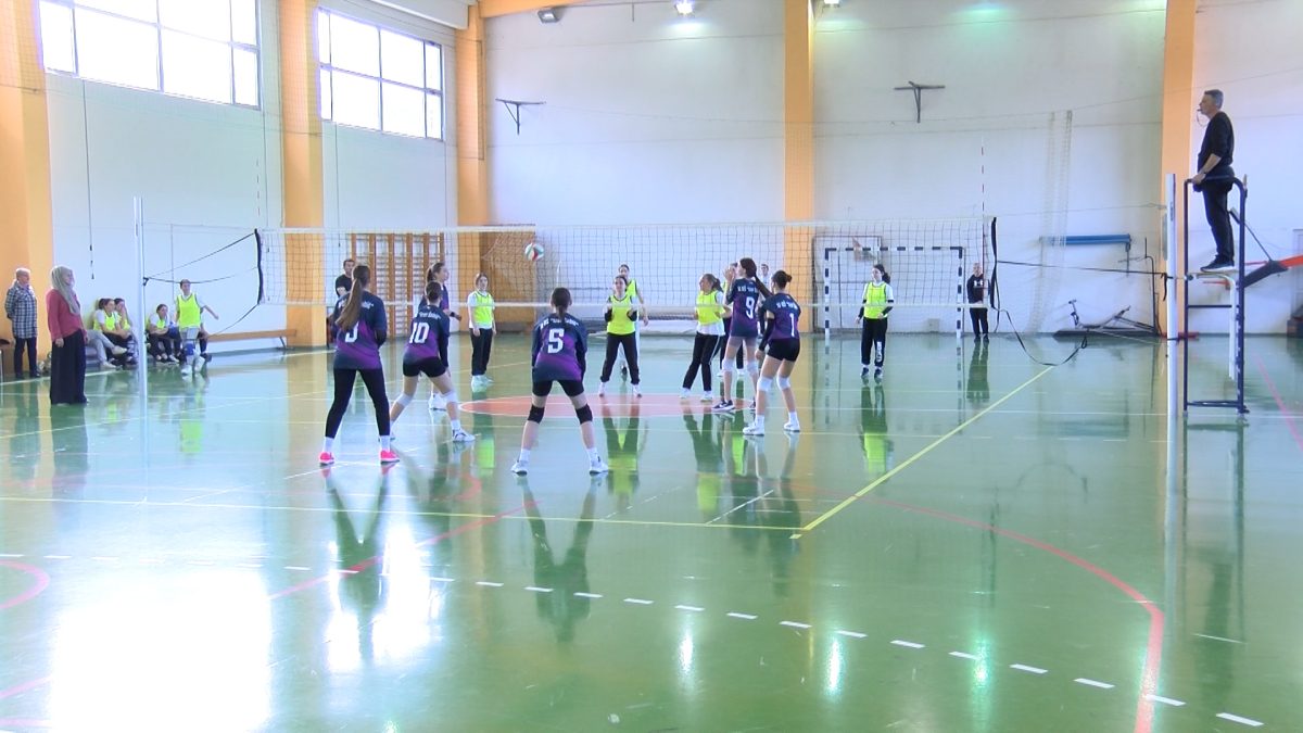ODRŽANO OPĆINSKO TAKMIČENJE IZ NASTAVNOG PREDMETA TJELESNI I ZDRAVSTVENI ODGOJ – ODBOJKA