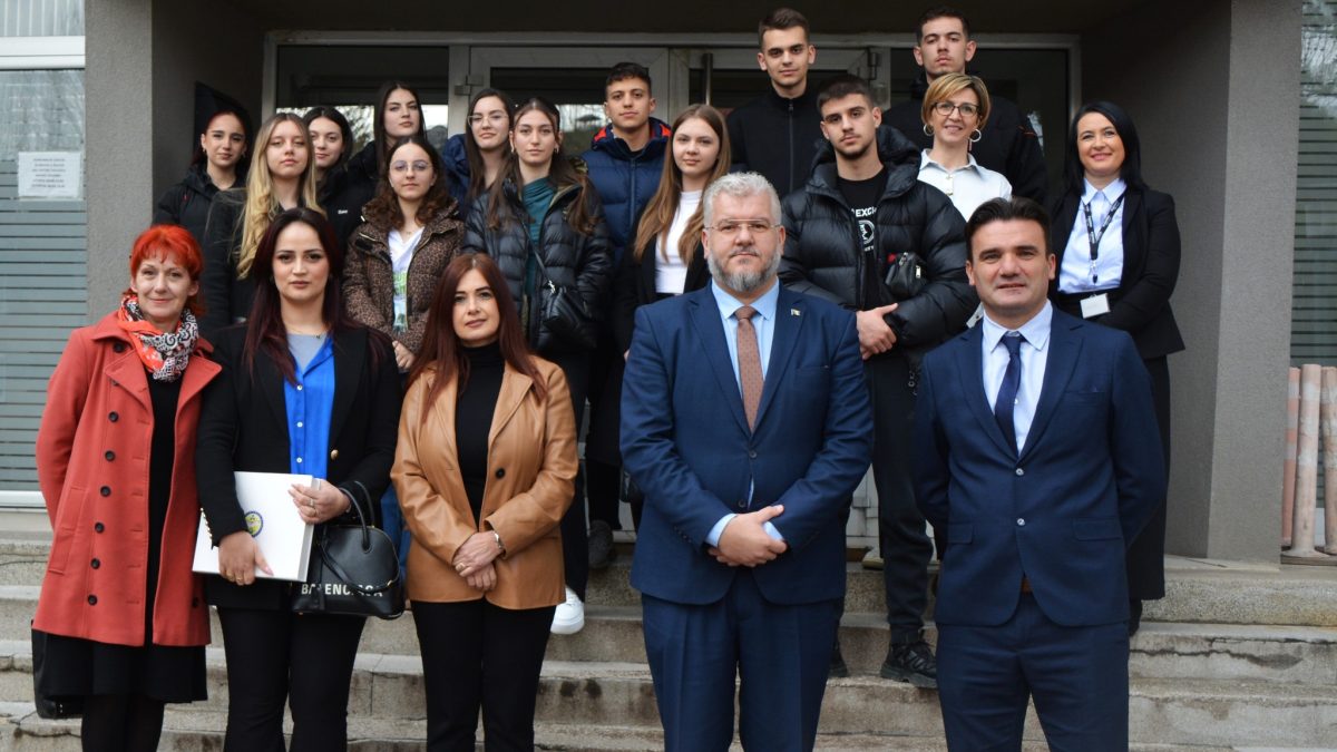UČENICI IZ TIRANE U POSJETI VOGOŠĆI