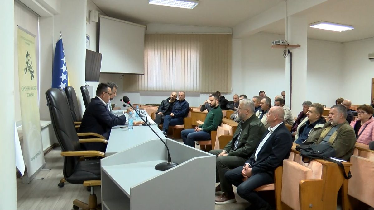 VOGOŠĆANSKI PREPOROD UPRILIČIO TRIBINU POVODOM 33. GODIŠNJICE OSNIVANJA ARMIJE RBIH