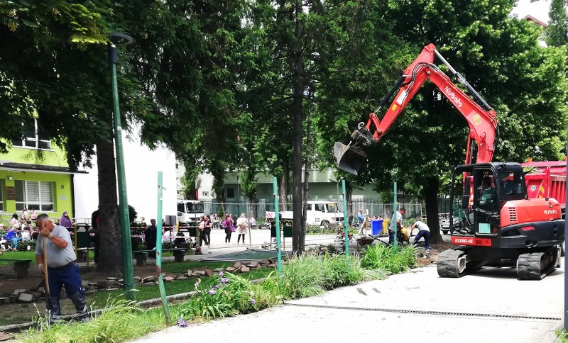 POČELA IZGRADNJA AUTOBUSKOG STAJALIŠTA U DVORIŠTU OŠ “MIRSAD PRNJAVORAC”
