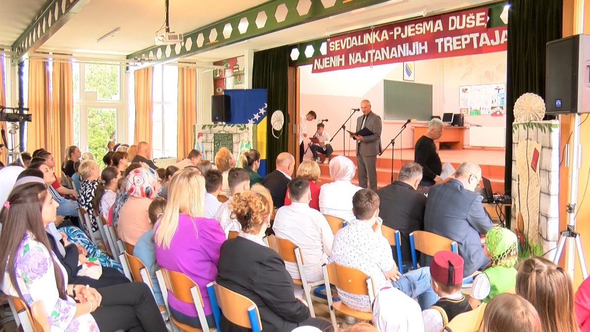 SVEČANO OBILJEŽEN DAN OŠ „IZET ŠABIĆ“