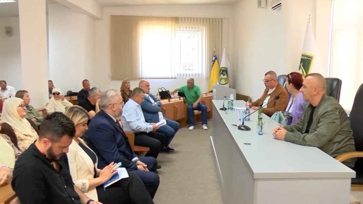 SUTRA U VOGOŠĆI OBILJEŽAVANJE 9. MAJA – DANA ZLATNIH LJILJANA I ZLATNE POLICIJSKE ZNAČKE