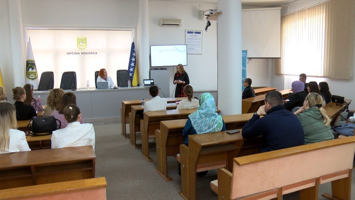 UDRUŽENJE “MAK” ORGANIZOVALO STRUČNI SEMINAR U VOGOŠĆI: INOVATIVNI PRISTUPI U RADU S DJECOM ATIPIČNOG RAZVOJA