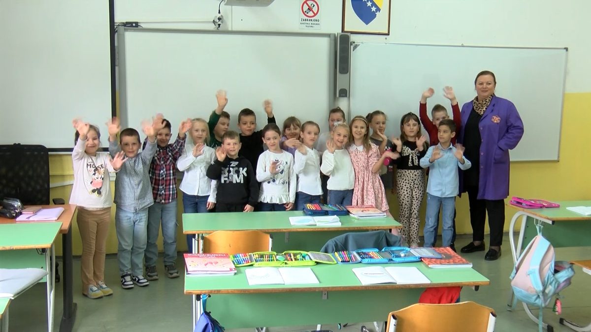 PREDSTAVLJAMO I-2 RAZRED OŠ „IZET ŠABIĆ“ IZ HOTONJA