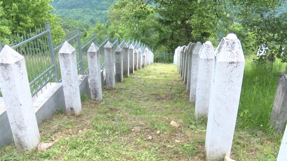 NA MEZARJU TIHOVIĆI 4. JULA BIĆE OBAVLJENA ZAJEDNIČKA DŽENAZA I UKOP 11 IDENTIFIKOVANIH POSMRTNIH OSTATAKA ŽRTAVA UBIJENIH JULA 1992. GODINE