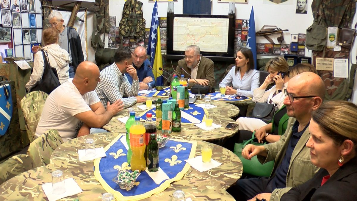 OBILJEŽENA 4. GODIŠNJICA OTVARANJA SPOMEN SOBE ŠEHIDIMA I POGINULIM BORCIMA OPĆINE VOGOŠĆA