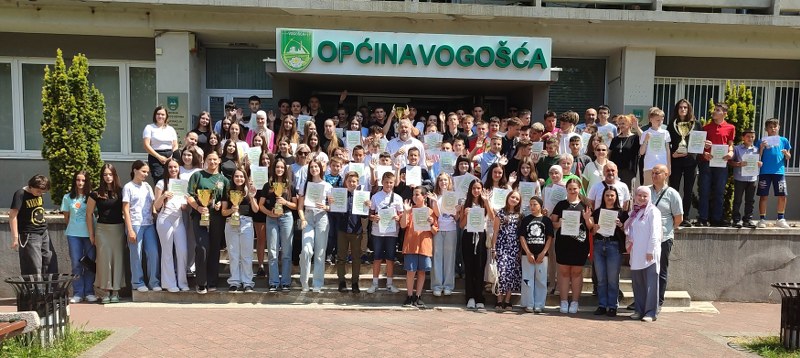 DODIJELJENE NAGRADE NAJUSPJEŠNIJIM UČENICIMA SA OPĆINSKIH TAKMIČENJA