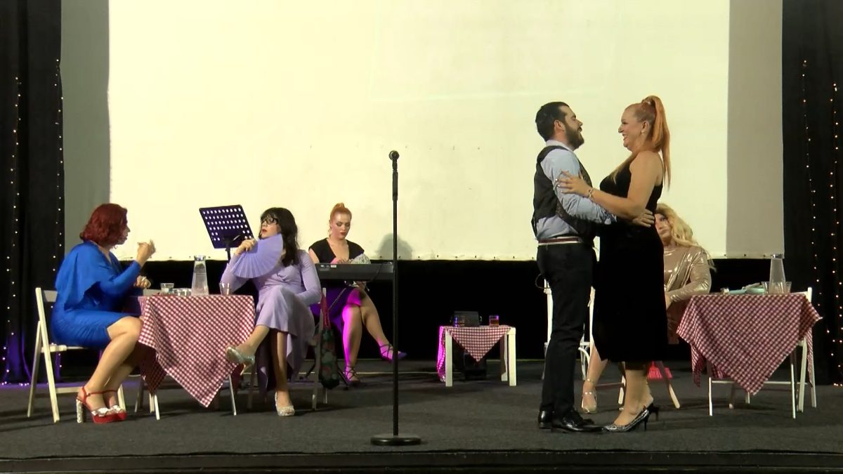 U OKVIRU MANIFESTACIJE  “VOGOŠĆANSKI  DANI 2025” ODIGRANA PREDSTAVA “ŽENSKI ORKESTAR”