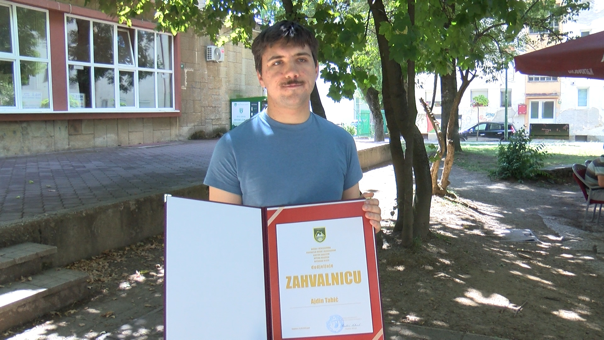 INŽINJER MAŠINSTVA AJDIN TABIĆ DOBITNIK ZAHVALNICE OPĆINE VOGOŠĆA