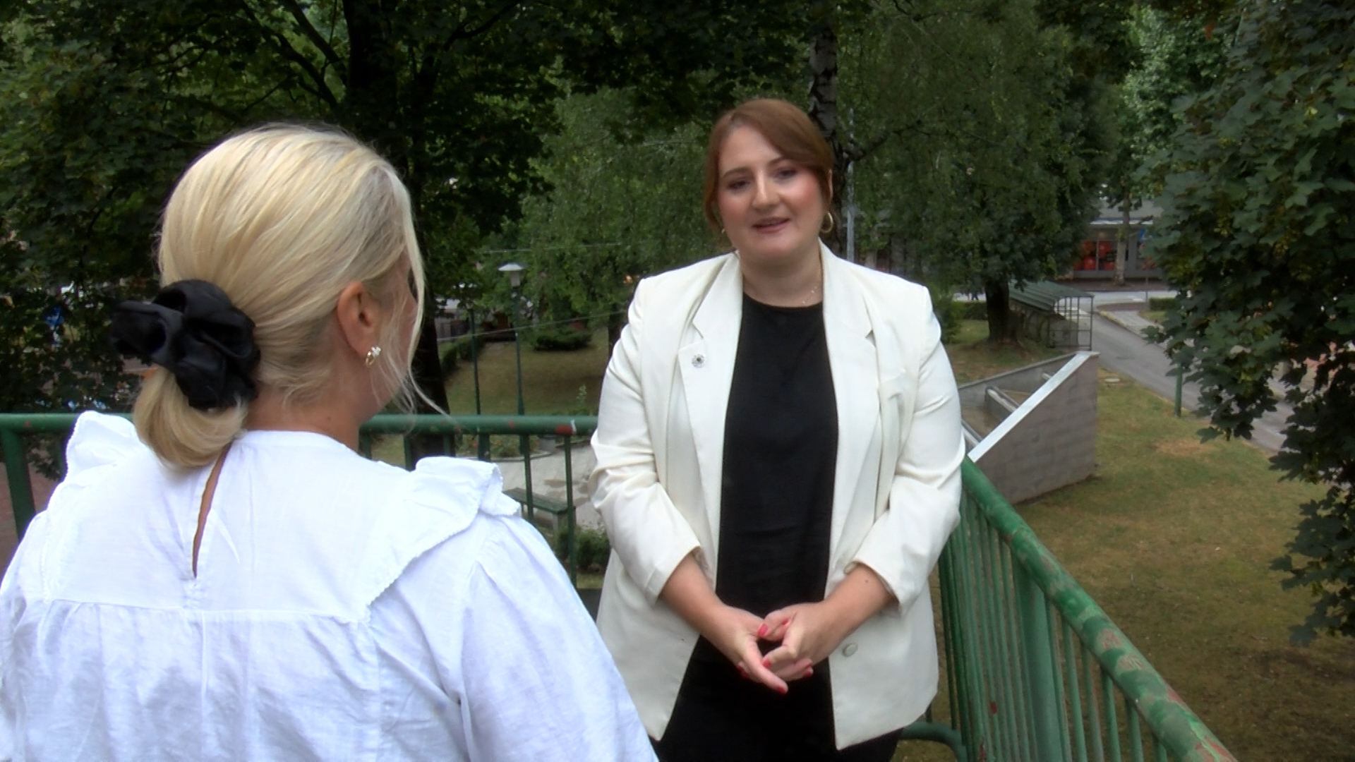 INDIRA SULJIĆ – MURATOVIĆ: IAKO SAM BILA MALA, SJEĆAM SE RATA U SREBRENICI