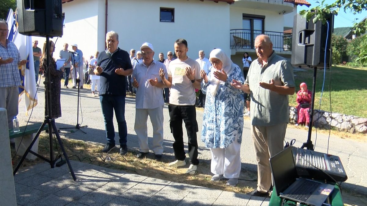 SJEĆANJE NA ŠEHIDE MENJAKA