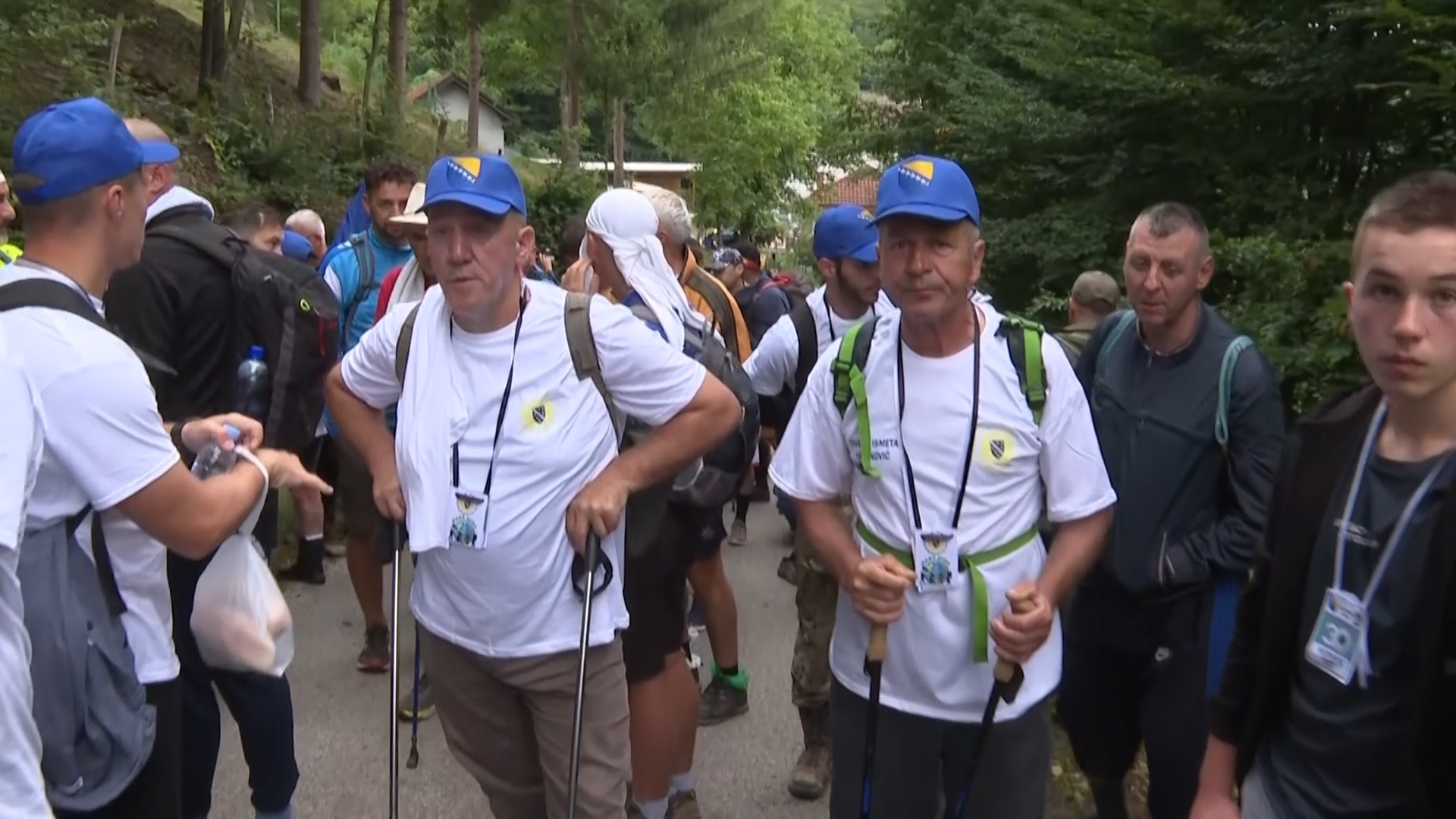 UČESNICI MARŠA MIRA PRISTIŽU U POTOČARE