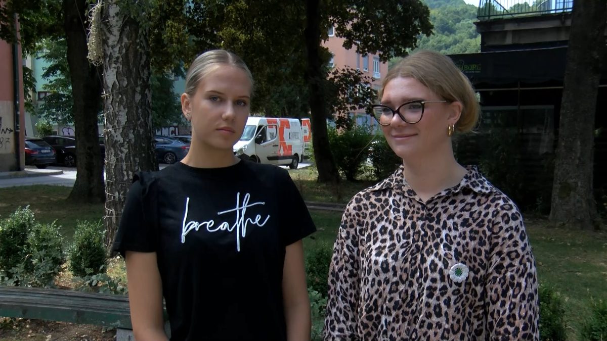 UČENICE SŠC VOGOŠĆA LAJLA ĐOZO I AMINA SARAČ: NA MARŠU MIRA SMO PONOSNO KORAČALE ZA ISTINU I PRAVDU
