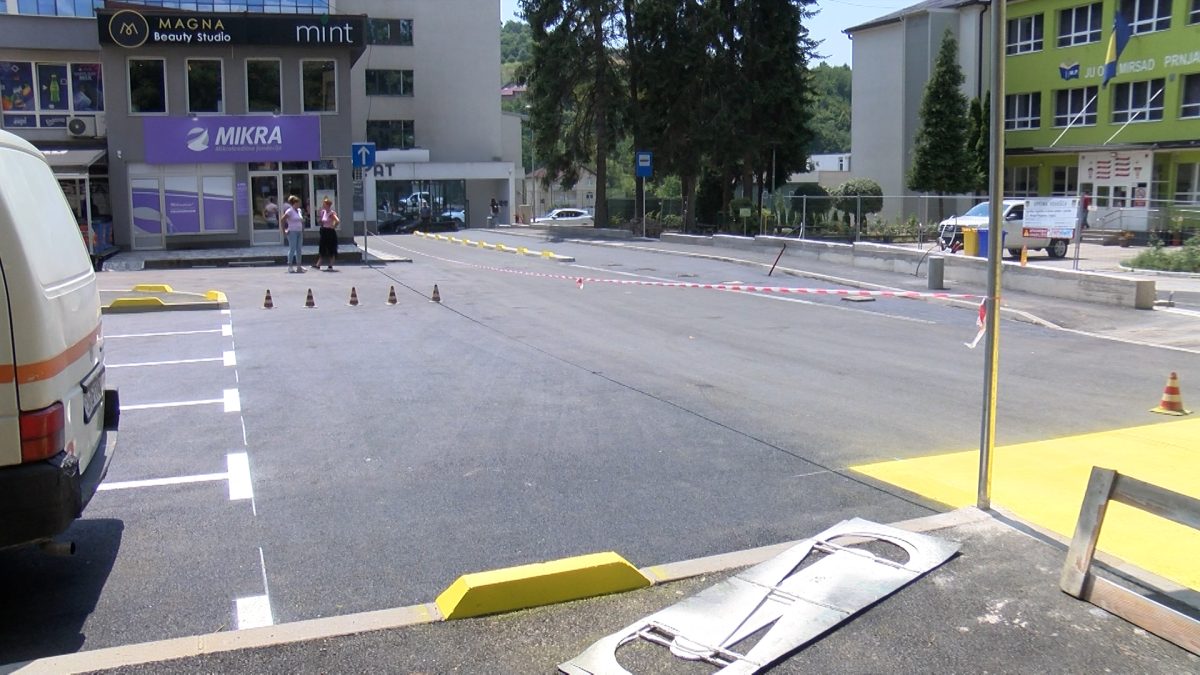 PRIVODE SE KRAJU RADOVI NA IZGRADNJI AUTOBUSKOG STAJALIŠTA U BLIZINI OŠ „MIRSAD PRNJAVORAC“