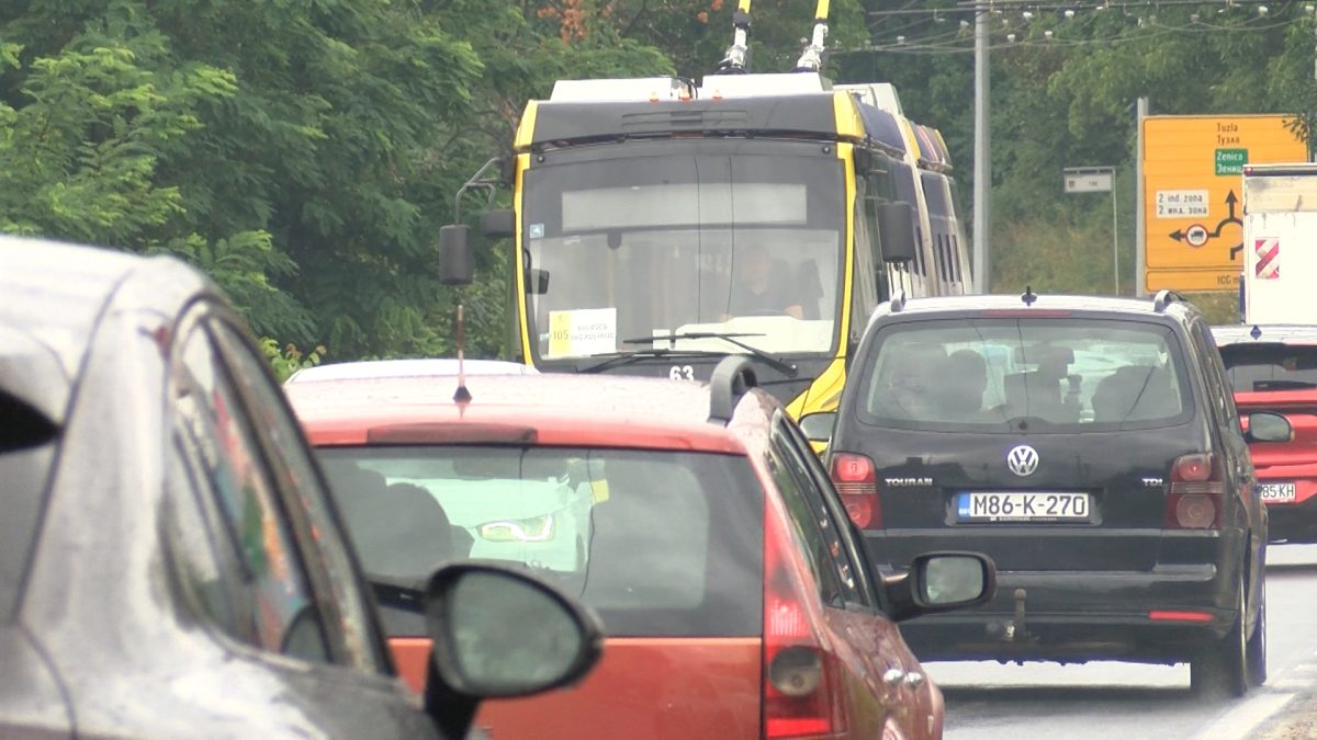 TROLEJBUSI PREMA VOGOŠĆI STVARAJU DODATNE GUŽVE JER SPORO VOZE, GRAĐANI NEZADOVOLJNI