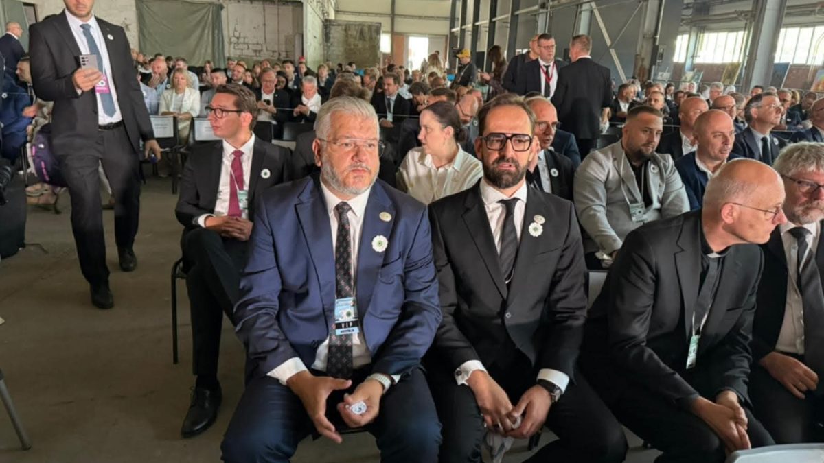 NAČELNIK OPĆINE VOGOŠĆA MIGDAD HASANOVIĆ ODAO POČAST ŽRTVAMA GENOCIDA U SREBRENICI