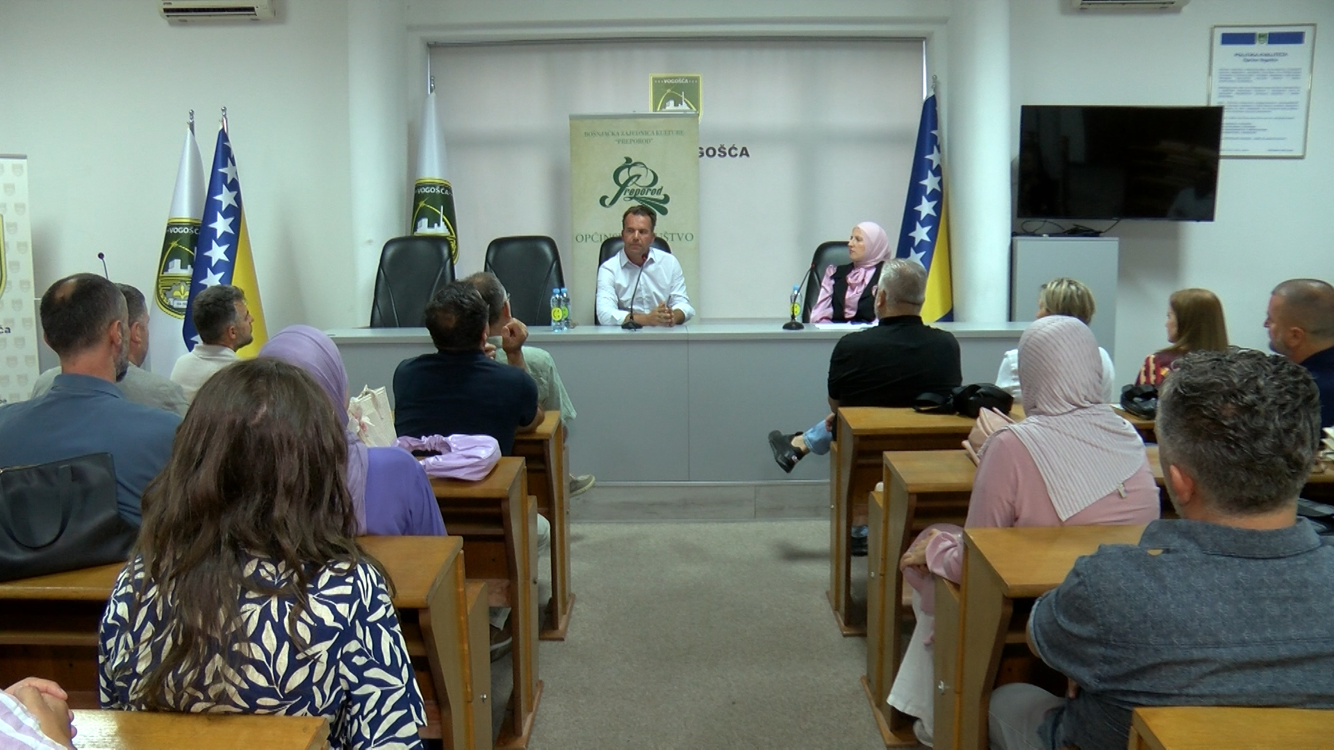 POVODOM OBILJEŽAVANJA DANA BOSANSKE PISMENOSTI BZK “PREPOROD“ VOGOŠĆA ORGANIZOVAO TRIBINU “DRUŠTVENO-POLITIČKI ASPEKTI BOSANSKE PISMENOSTI KROZ HISTORIJU”